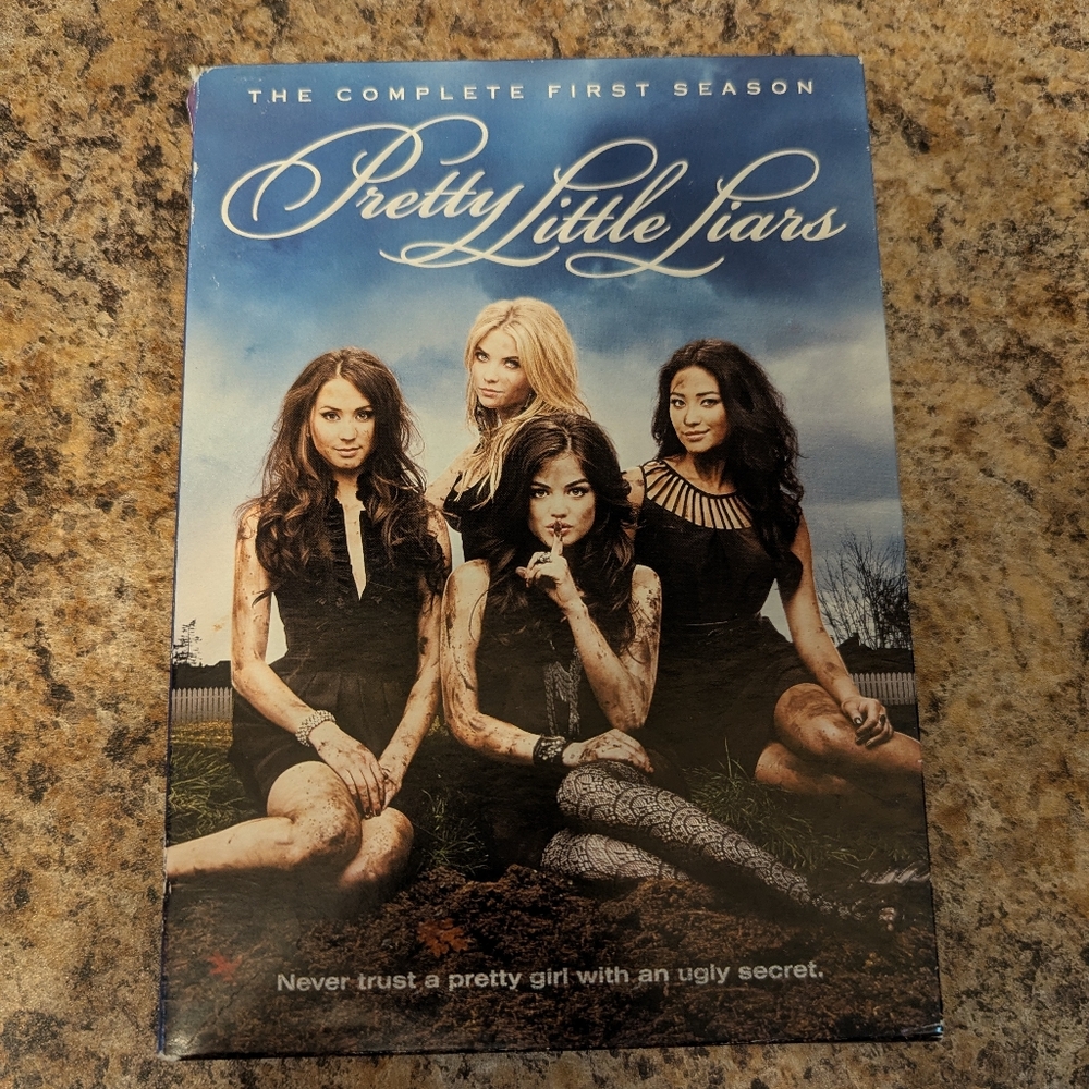 Pretty Little Liars Season 1 DVD Set